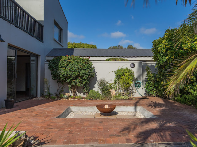 5 Bedroom Property for Sale in Summerstrand Eastern Cape